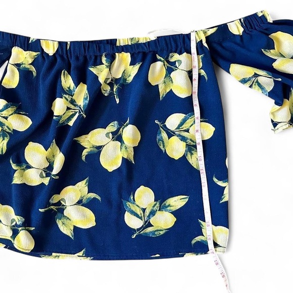 Sweet wanderer Short bell sleeves Lemon print crop top in Blue - Picture 5 of 7